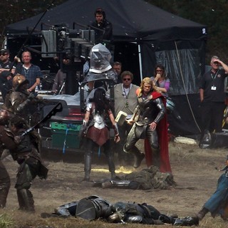 Filming Scenes for The Movie Thor: The Dark World - chris-hemsworth-filming-scenes-thor-the-dark-world-09