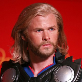 chris hemsworth figure