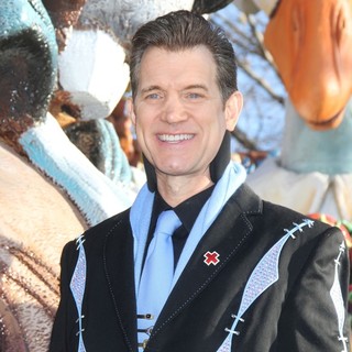 Chris Isaak in 86th Annual Macy's Thanksgiving Day Parade