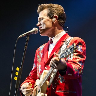 Chris Isaak Performing Live - chris-isaak-performing-live-02