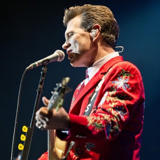 Chris Isaak Performing Live - chris-isaak-performing-live-03