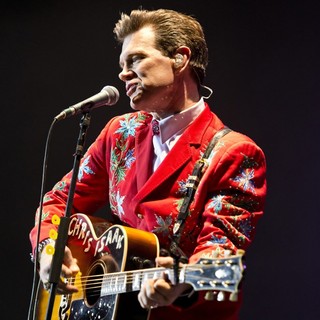Chris Isaak in Chris Isaak Performing Live