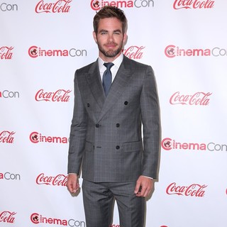 Chris Pine in 2013 CinemaCon Big Screen Achievement Awards