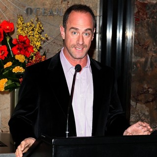 Christopher Meloni in Christopher Meloni Lights Up The Empire State Building in Honour of Only Make Believe Organization