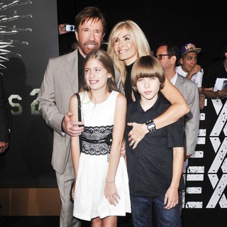 Chuck Norris in The Los Angeles Premiere of The Expendables 2 - chuck-norris-premiere-the-expendables-2-05