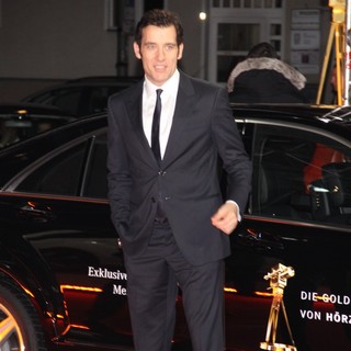 Clive Owen in The 48th Annual Goldene Kamera Awards - Arrivals