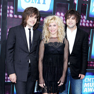 The Band Perry in 2010 CMT Music Awards Blue Carpet Arrivals