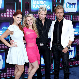 2010 CMT Music Awards Blue Carpet Arrivals