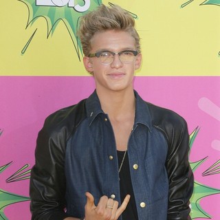 Cody Simpson in Nickelodeon's 26th Annual Kids' Choice Awards - Arrivals - cody-simpson-26th-annual-kids-choice-awards-04