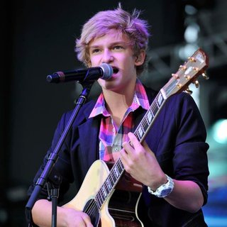 Cody Simpson in B96 Pepsi SummerBash 2011