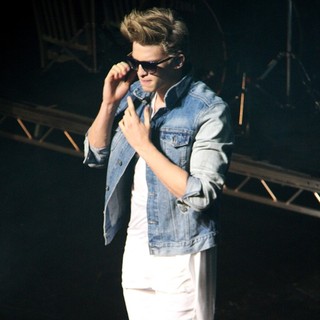 Cody Simpson in Cody Simpson Performs as Part of His Welcome to Paradise Tour