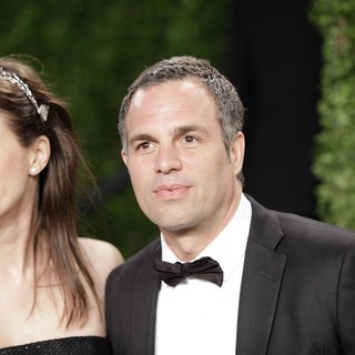 Sunrise Coigney, Mark Ruffalo in 2013 Vanity Fair Oscar Party - Arrivals