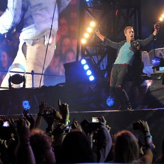 Chris Martin, Coldplay in Coldplay Perform Live as Part of Their Mylo Xyloto Australian Tour