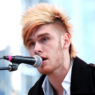 Colton Dixon Performs at The BMO Harris Bank Magnificent Mile Lights Festival