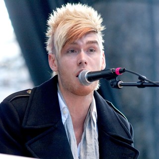 Colton Dixon Performs at The BMO Harris Bank Magnificent Mile Lights Festival