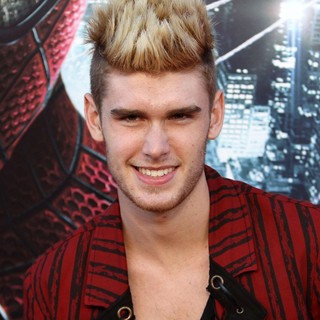 Colton Dixon in Los Angeles Premiere of The Amazing Spider-Man - Arrivals
