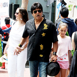 Erik Estrada, Nanette Mirkovich in Comic Con 2010 - Day 1 - Arrivals