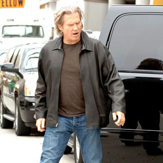Jeff Bridges in Comic Con 2010 - Day 1 - Arrivals