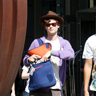 Matthew Gray Gubler in Out and About at Comic-Con 2010 - Day 4 - comic_con_celebs_31_wenn2938721