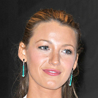 Blake Lively in Comic-Con 2010 - Day 3 - 'Green Lantern' Press Conference