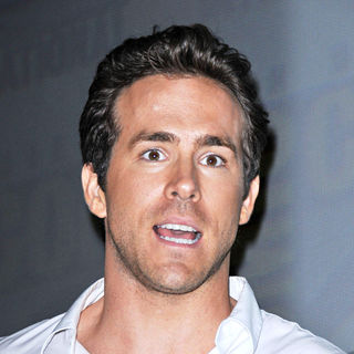 Ryan Reynolds in Comic-Con 2010 - Day 3 - 'Green Lantern' Press Conference
