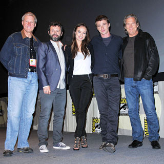 Bruce Boxleitner, Michael Sheen, Olivia Wilde, Garrett Hedlund, Jeff Bridges in Comic Con 2010 - Day 1 - 'Tron Legacy' Press Conference