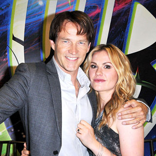 Stephen Moyer, Anna Paquin in Comic Con 2010 - Day 2 - True Blood' Autograph Session