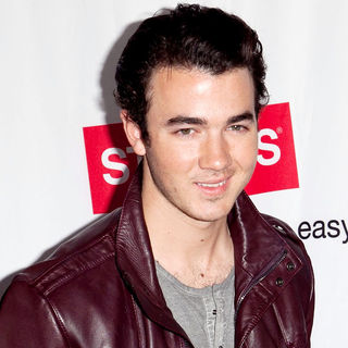 Kevin Jonas, Jonas Brothers in 2011 Concert of Hope