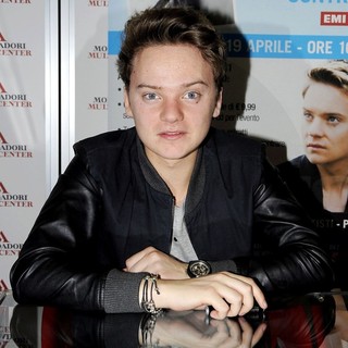 Conor Maynard in Conor Maynard Signs Copies of His Album Contrast and Meets Fans