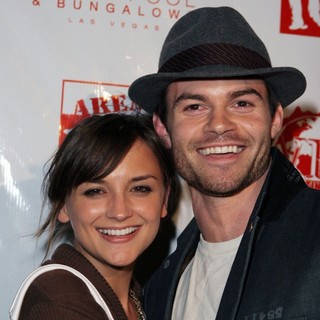 Rachael Leigh Cook, Daniel Gillies in The Red Carpet for The Palms and 944 Poolside Concert