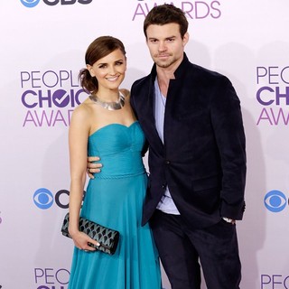 Rachael Leigh Cook in People's Choice Awards 2013 - Red Carpet Arrivals - cook-gillies-people-s-choice-awards-2013-02