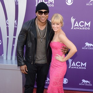 LL Cool J, Beth Behrs in 48th Annual ACM Awards - Arrivals