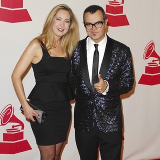 Karen Coronado, Aleks Syntek in 2011 Latin Recording Academy Person of The Year Tribute to Shakira