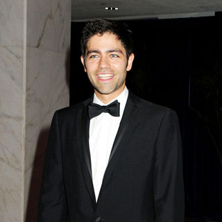 Adrian Grenier in 2010 White House Correspondents Association Dinner - Arrivals
