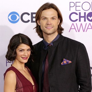 Jared Padalecki in People's Choice Awards 2013 - Red Carpet Arrivals - cortese-padalecki-people-s-choice-awards-2013-01