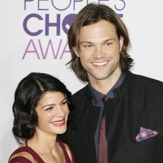 Jared Padalecki in People's Choice Awards 2013 - Red Carpet Arrivals - cortese-padalecki-people-s-choice-awards-2013-02