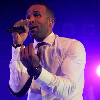 Craig David Performing Live on Stage - craig-david-performing-live-04