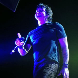 Creed Perform on Stage During The Full Circle Tour - creed-full-circle-tour-03