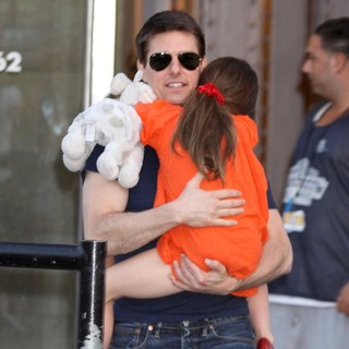 Tom Cruise, Suri Cruise in Tom Cruise and Suri Cruise Leaving The Greenwich Hotel
