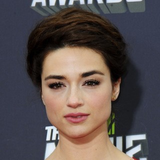 Crystal Reed in 2013 MTV Movie Awards - Arrivals - crystal-reed-2013-mtv-movie-awards-01