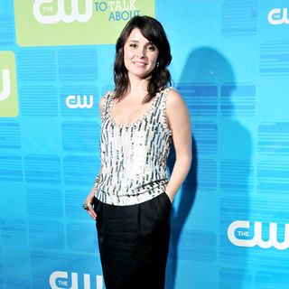 Shiri Appleby in 2010 The CW Network UpFront - Arrivals - cw_upfronts_0013_wenn5483956