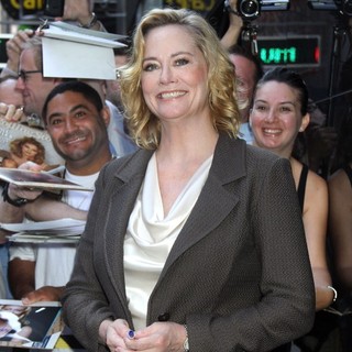 Cybill Shepherd in Celebrities Outside ABC Studios Ahead of Their Appearances on Good Morning America - cybill-shepherd-gma-02
