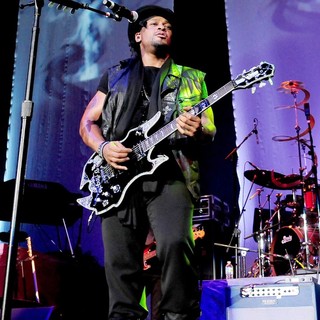 D'Angelo in D'Angelo Performs Live as Part of The Liberation Tour