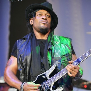 D'Angelo in D'Angelo Performs Live as Part of The Liberation Tour