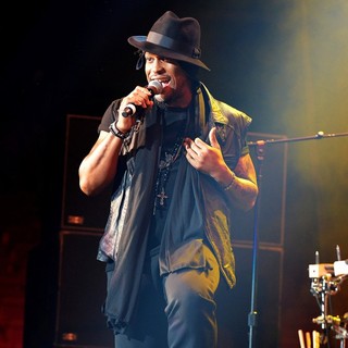 D'Angelo in D'Angelo Performs Live as Part of The Liberation Tour