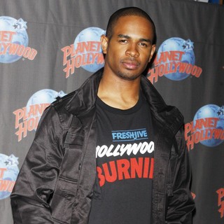 Damon Wayans Jr. Promotes His Film Dance Flick with A Memorabilia Donation Ceremony - damon-wayans-jr-promote-dance-flick-03
