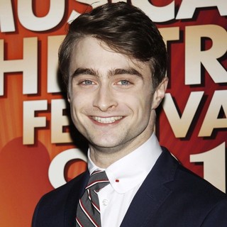 Daniel Radcliffe in The New York Musical Theatre Festival's Eighth Season Awards Gala - Pre-Show - daniel-radcliffe-ny-musical-theatre-festival-s-eighth-season-awards-01