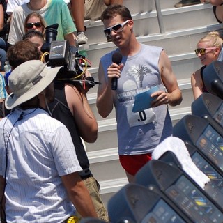 Daniel Tosh in Daniel Tosh Hosts A Treadmill Marathon