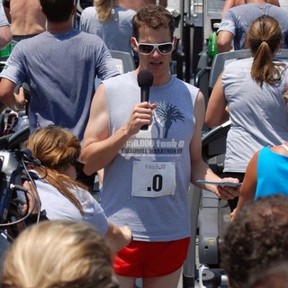 Daniel Tosh in Daniel Tosh Hosts A Treadmill Marathon