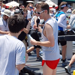 Daniel Tosh in Daniel Tosh Hosts A Treadmill Marathon